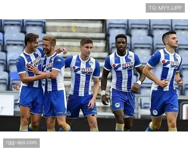 洛里昂战术革新显成效:新阵型助力球队表现亮眼,竞争力显著提升 洛里昂战术革新显成效:新阵型助力球队表现亮眼,竞争力显著提升