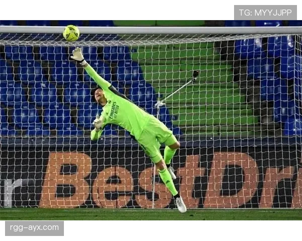 库尔图瓦：大场面连续神扑的终极“大场面门将”代表