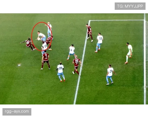 拉人犯规判罚标准细解:裁判何时果断判罚犯规? 拉人犯规判罚标准细解:裁判何时果断判罚犯规?